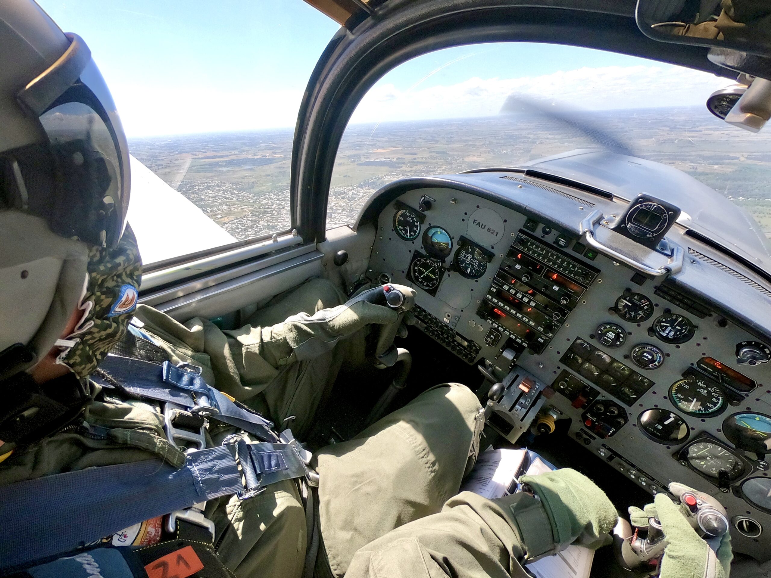 The Aermacchi SF-260EU has an excellent view from the cockpit. (Gerardo Tajes)