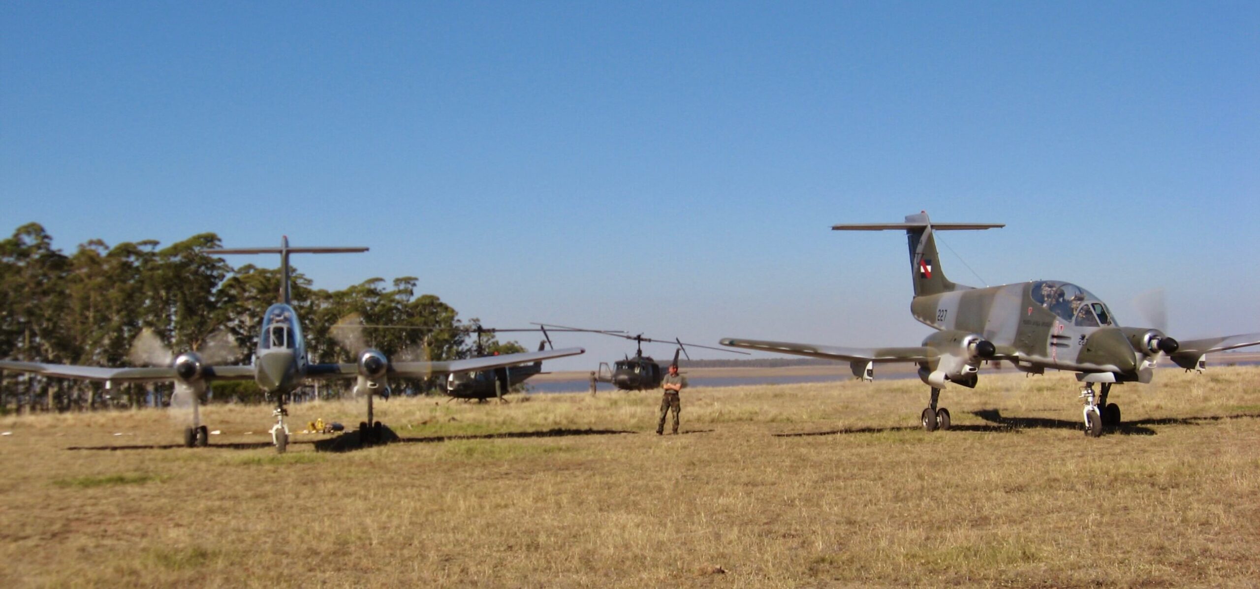 wo FAU Pucará operating from the "La Carolina" grass aerodrome located north of Durazno and adjacent to the R7 gunnery range in central Uruguay. (Gerardo Tajes)