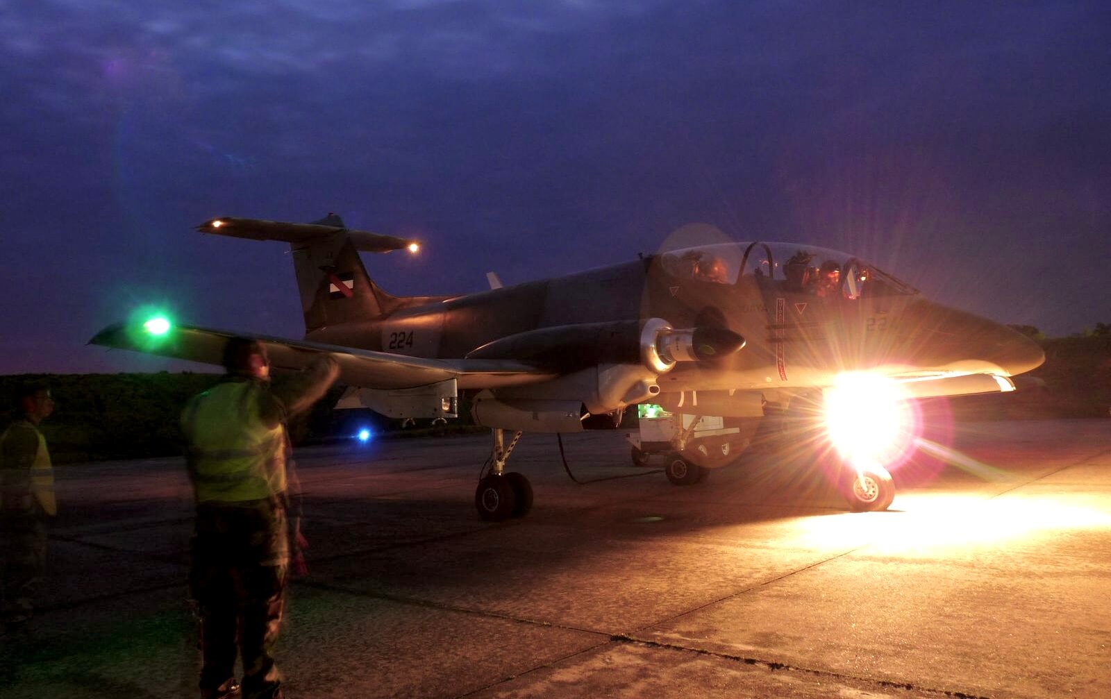 IA-58A Pucará Night time start up! (Gerardo Tajes)