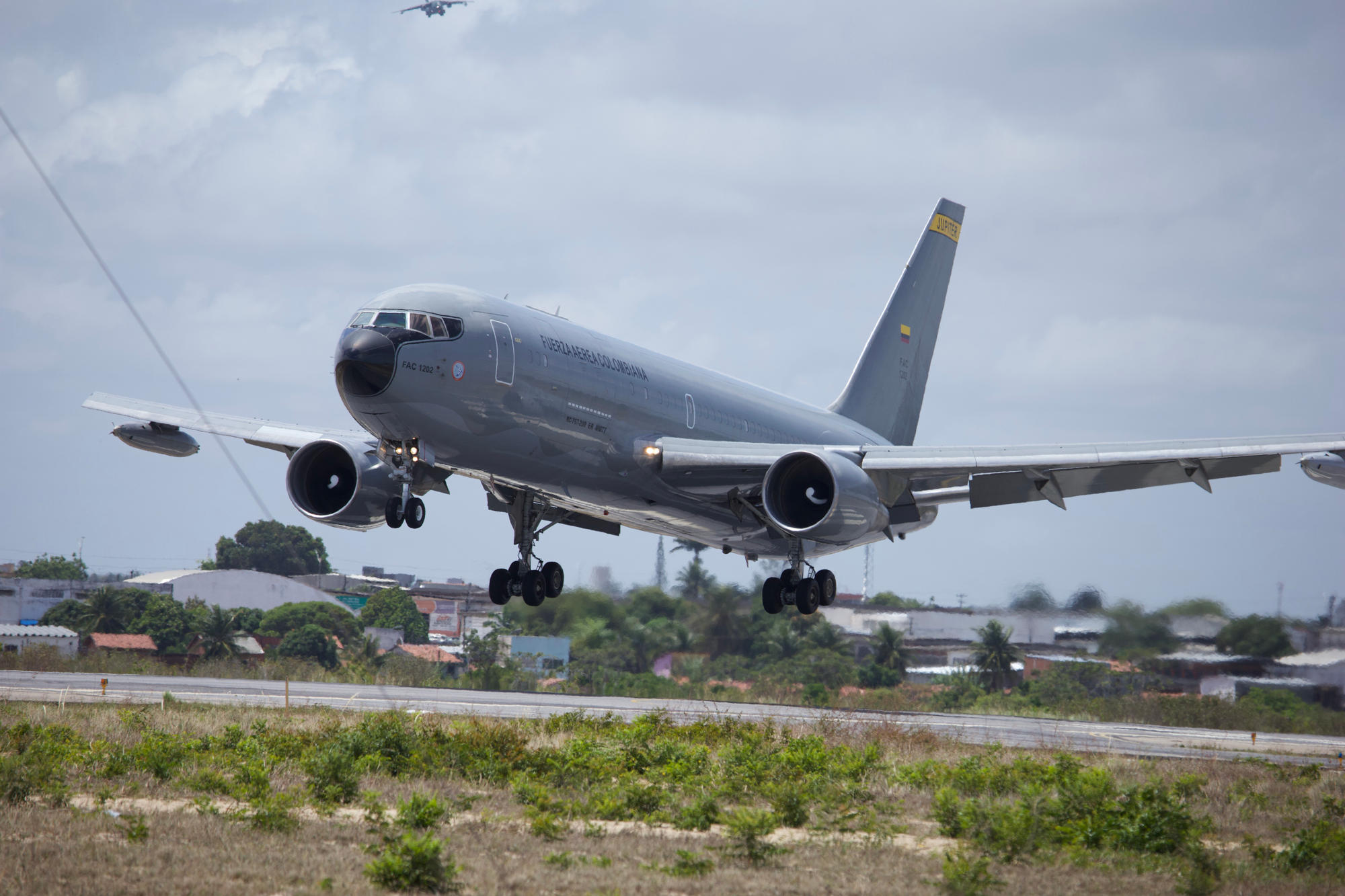 Boeing KC-767 "Jupiter" of the Colombian Air Force (FAC 1202). The air tanker- the only aircraft contributed by Colombia - carried out Air-to-Air refuelling (AAR) operations alongside FAB and Brazilian Navy jets. (Ernesto Blanco Calcagno/www.airpressman.com)