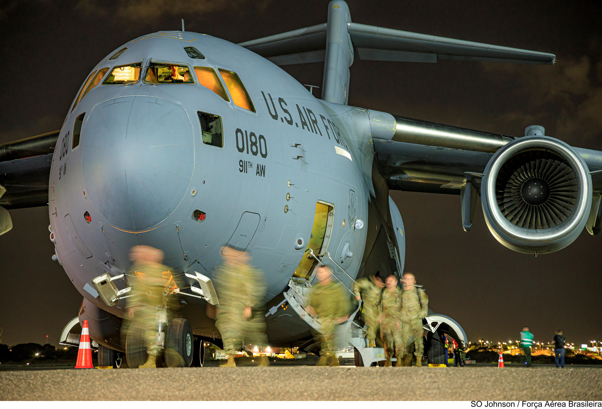 A Mc Donnell/Boeing C-17 "Globemaster III" from the 911th Airlift Wing of the US Air Force Reserve Command (AFRC), based out of Pittsburgh, provided logistic support for the US contingent.