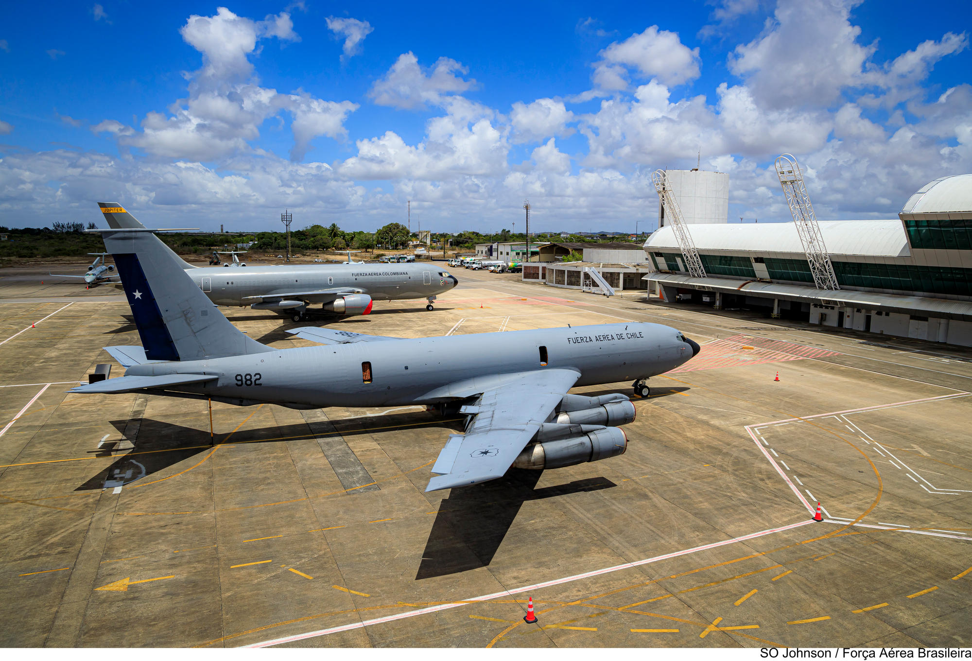 CRUZEX 2024 - Tankers at the base! The Chilean Air Force (FaCh 982) Boeing KC-135E "Stratotanker" in the foreground and the Boeing KC-767 "Jupiter" of the Colombian Air Force (FAC 1202) parked in front of the old civilian airport terminal at Parnamirim.